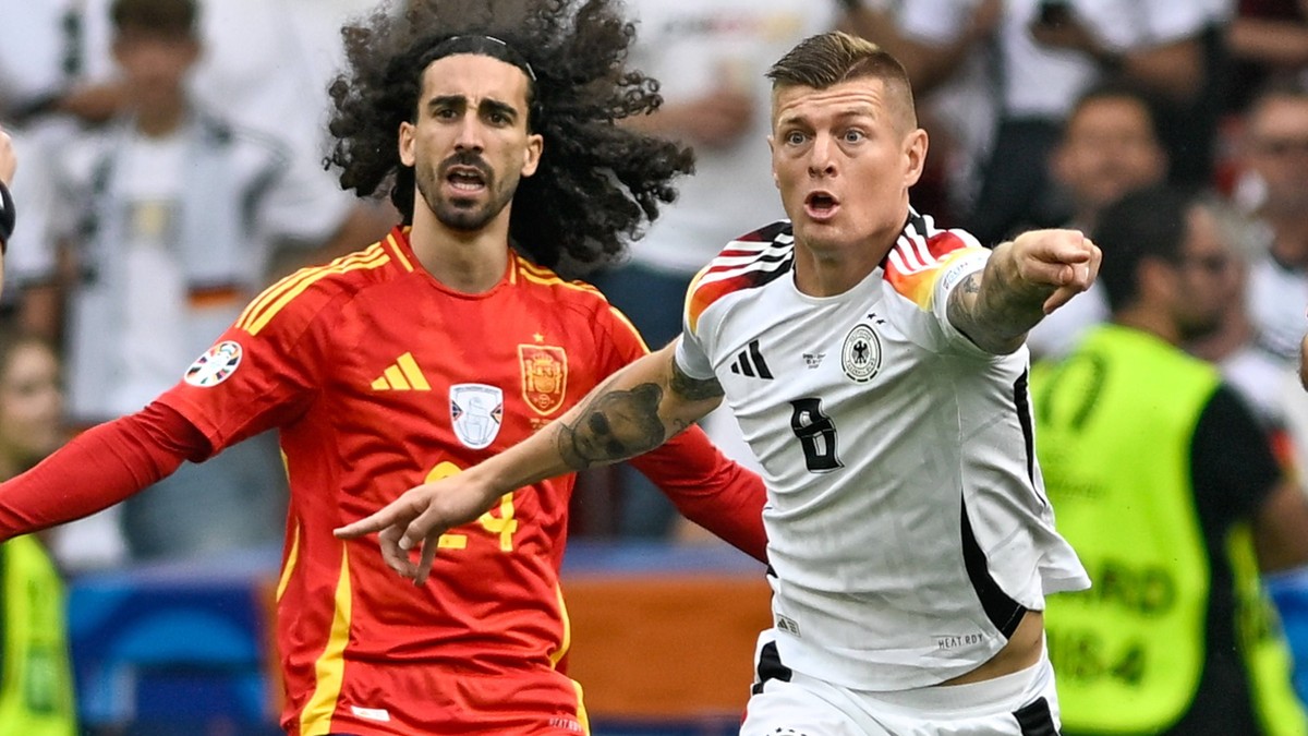 Im Bild v. l. Marc Cucurella 24 Spanien Toni Kroos 8 Germany Gestik / Geste / gestikuliert / 05.07.2024 Fussball Europameisterschaft in Deutschland Spanien vs Deutschland , Neckarpark Stadion, Stuttga ...