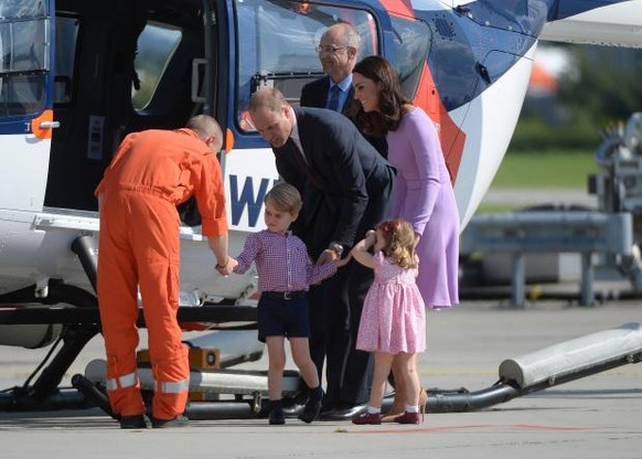 Prinz William fliegt mit Frau und Kindern regelmäßig Helikopter.