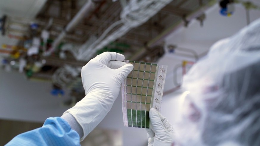 Researchers are developing powerful and ultra-thin solar cells