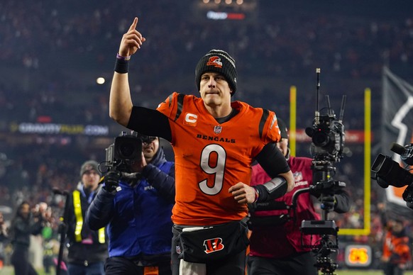 Cincinnati Bengals quarterback Joe Burrow (9) walks off the field following an NFL football game against the Kansas City Chiefs in Cincinnati, Fla., Sunday, Dec. 4, 2022. The Bengals defeated the Chie ...