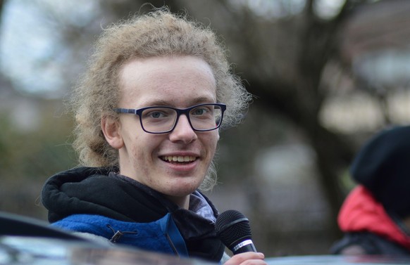 Jason Michalek ist 17 Jahre alt und engagiert sich bei Fridays for Future vor allem für die Rettung des Sterkrader Waldes in Oberhausen. Neben der Organisation von Demonstrationen macht er viel Musik und sein Abitur.