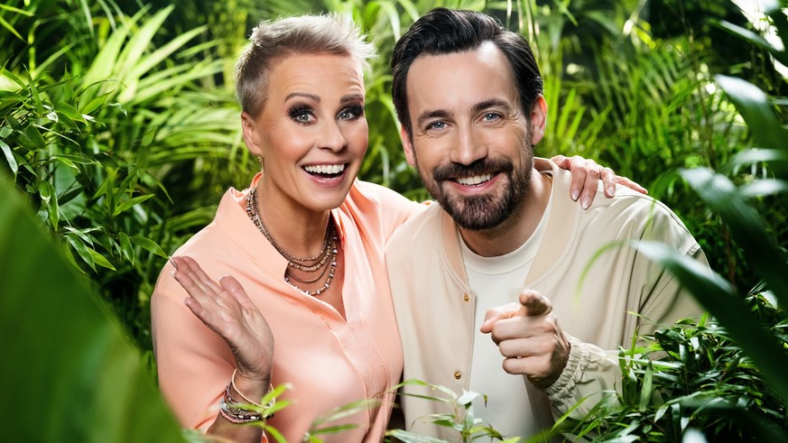 HANDOUT - 09.10.2022, ---: Die beiden Moderatoren der Reality-Show «Ich bin ein Star - Holt mich hier raus», Sonja Zietlow und Jan Köppen. Köppen hat vor seiner Premiere als neuer Moderator des RTL-Ds ...