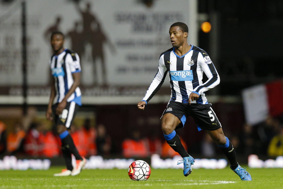 14.09.2015. London, England. Football - Barclays Premier League. West Ham versus Newcastle United. Newcastle United&amp; x2019;s Georginio Wijnaldum in action xCraigxMercerx PUBLICATIONxINxGERxSUIxAUT ...