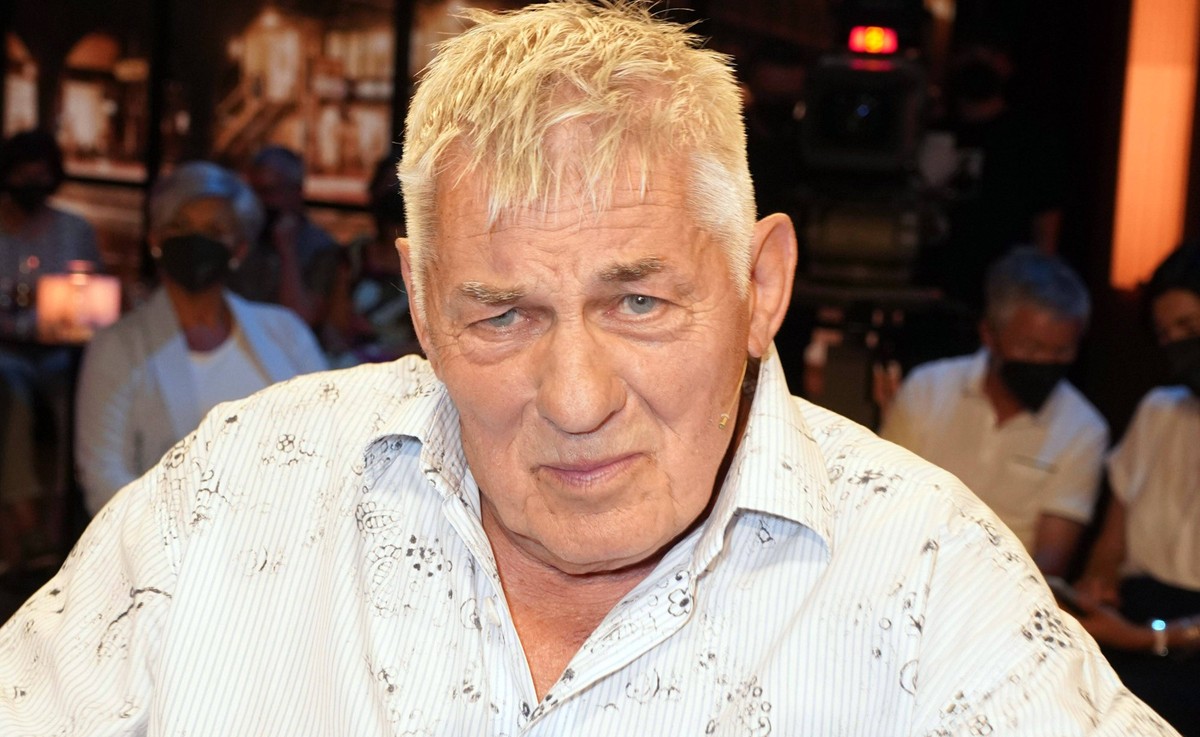 Heinz Hoenig bei der MDR/rbb-Talkshow Riverboat im Studio A im rbb Fernsehzentrum Berlin. Berlin, 24.06.2022 *** Heinz Hoenig at the MDR rbb talk show Riverboat in Studio A at the rbb television cente ...
