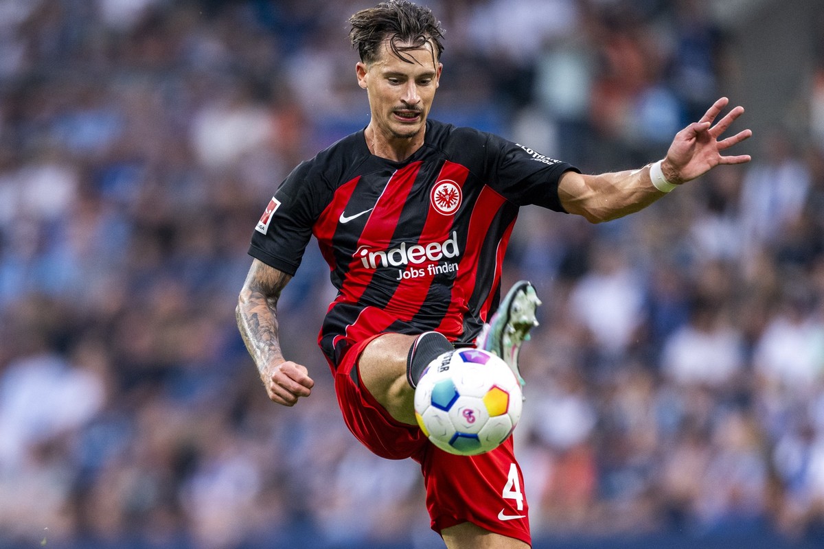 16.09.2023, Nordrhein-Westfalen, Bochum: Fußball: Bundesliga, VfL Bochum - Eintracht Frankfurt, 4. Spieltag, Vonovia Ruhrstadion: Frankfurts Robin Koch in Aktion. Foto: David Inderlied/dpa - WICHTIGER ...