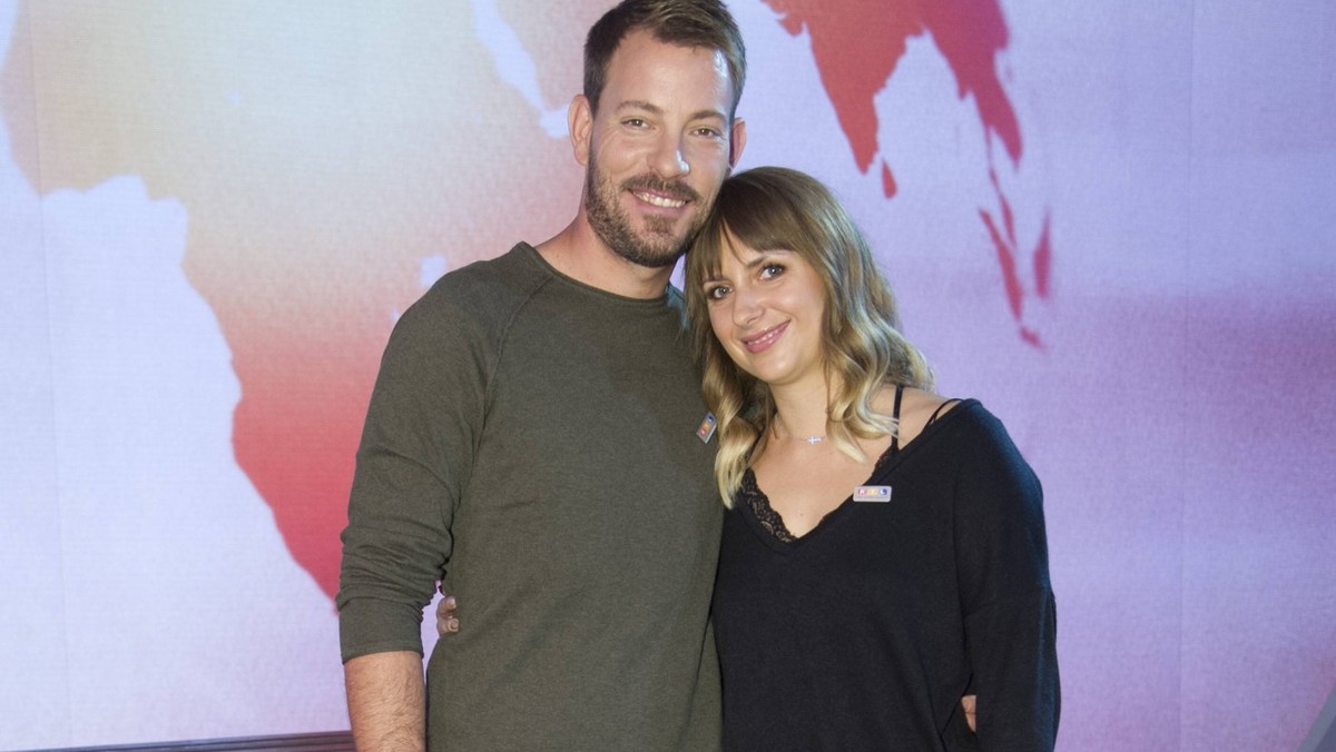 Anna und Gerald HEISER, Bauer sucht Frau , Portraet, Porträt, Portrait, angeschnittenes Einzelbild, Einzelmotiv, 23. RTL Spendenmarathon Wir helfen Kindern , Fernsehen, 23.-24.11.2017. *** Anna und Ge ...
