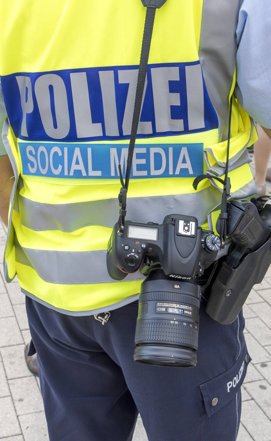 Darf die Polizei euch für Facebook bei der Demo fotografieren? Das klärt ein Gericht