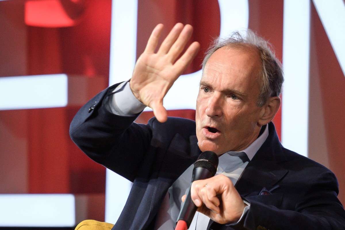 News Bilder des Tages (190312) -- GENEVA, March 12, 2019 -- World Wide Web inventor Tim Berners-Lee delivers a speech during an event marking 30 years of World Wide Web at the CERN in Meyrin near Gene ...
