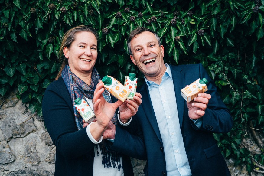 Klein, nachhaltig und praktisch: Die beiden Gründer von Green-Bag verkaufen kleine Tetra Paks mit Fruchtsaftkonzentrat.