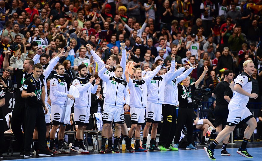 25.01.2019, Hamburg: Handball: WM, Deutschland - Norwegen, Finalrunde, Halbfinale. Deutschlands Team vor dem Spiel. Foto: Soeren Stache/dpa +++ dpa-Bildfunk +++