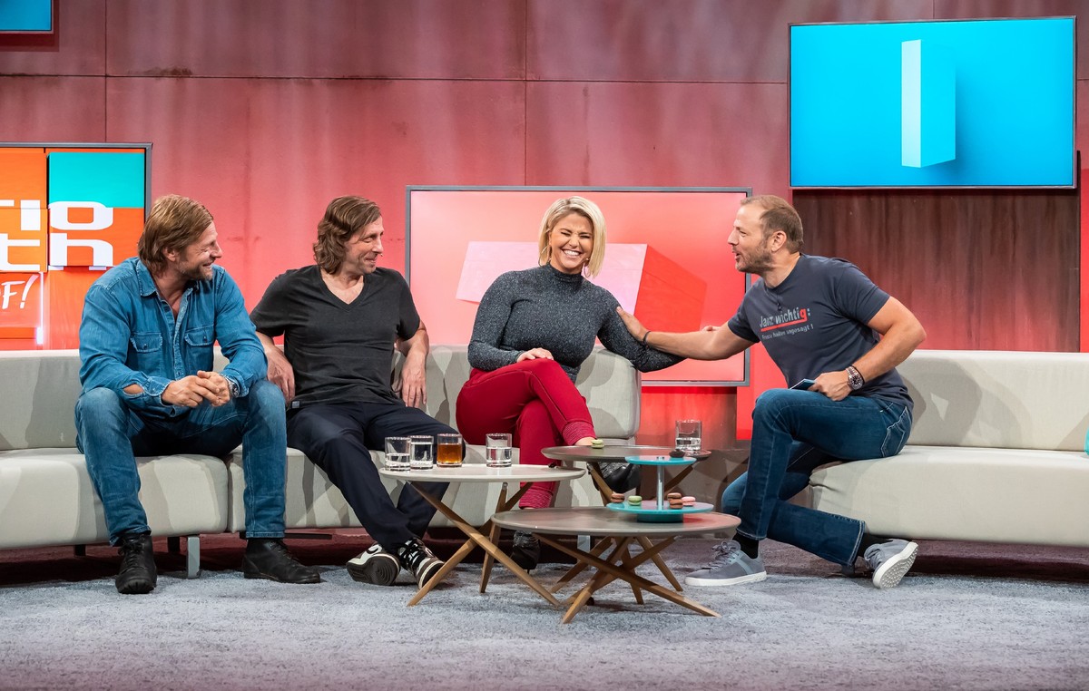 (v.l.) Henning Baum, Oliver Korittke, Beatrice Egli, Gastgeber Mario Barth
+++ Die Verwendung des sendungsbezogenen Materials ist nur mit dem Hinweis und Verlinkung auf TVNOW gestattet. +++