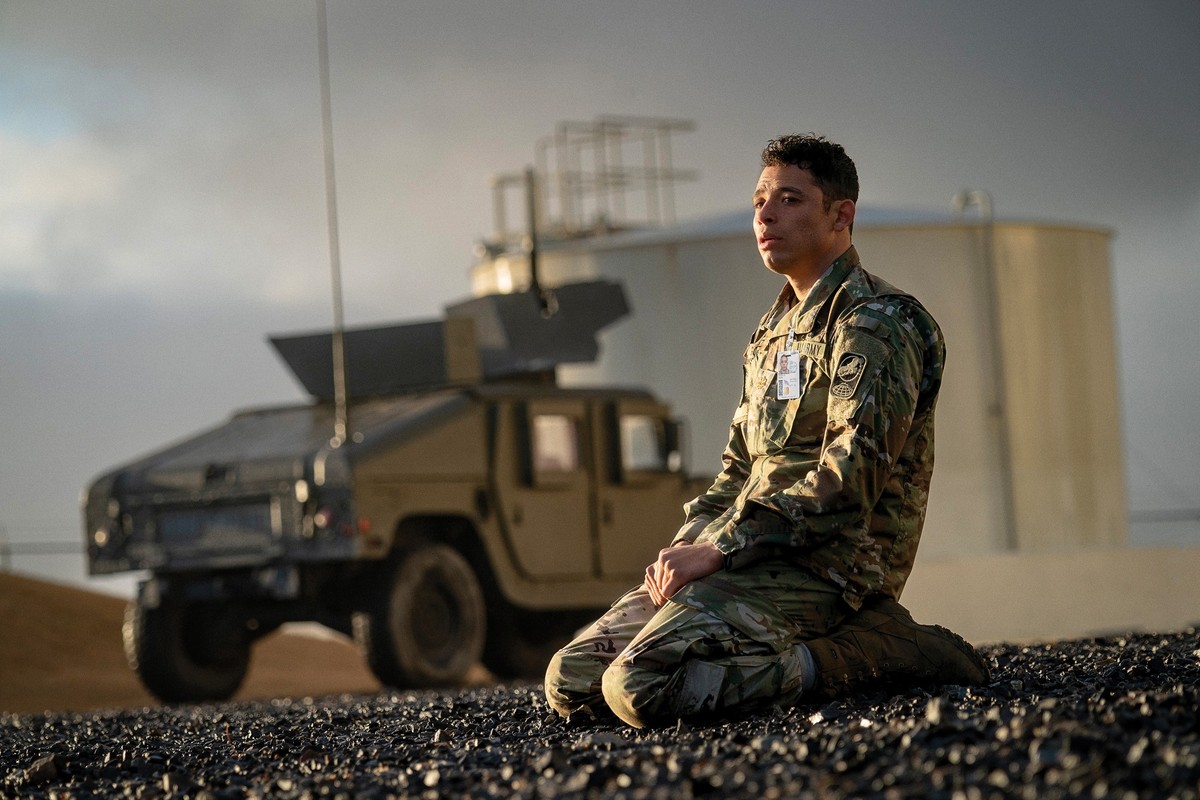 This image released by Netflix shows Anthony Ramos in a scene from &quot;A House of Dynamite.&quot; (Eros Hoagland/Netflix via AP)
