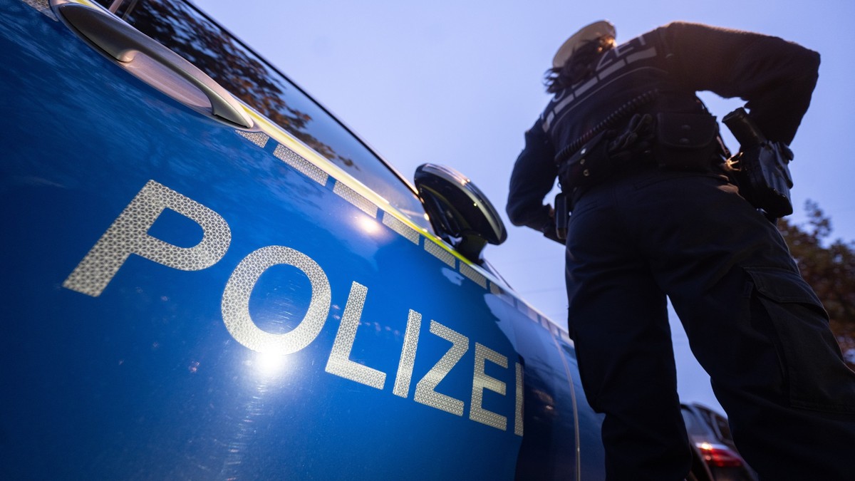 Vermeintliche Polizistin droht Familie mit Abschiebung