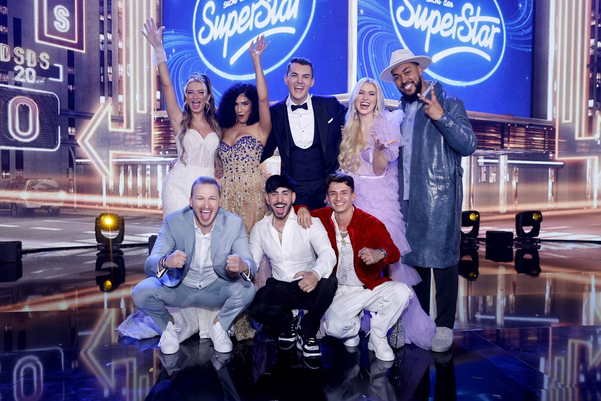 Die verbliebenen acht DSDS-Kandidaten nach der ersten Live-Sendung der Castingshow Deutschland sucht den Superstar 20 . Die RTL-Castingshow Deutschland sucht den Superstar DSDS wird entgegen früheren  ...