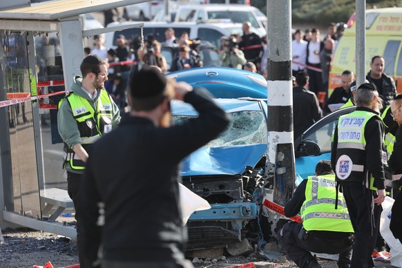 10.02.2023, Israel, Jerusalem: Israelische Rettungskr