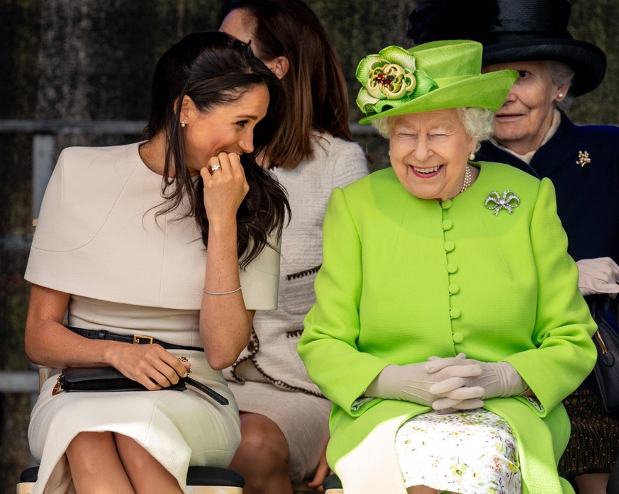 PAP05222558 8 September 2022. ARCHIVE PIC: 14 June 2018. Queen Elizabeth II and Meghan, Duchess of Sussex visit the Catalyst Museum by the Mersey Gateway Bridge in Widnes. Credit: GoffPhotos.com Ref:  ...