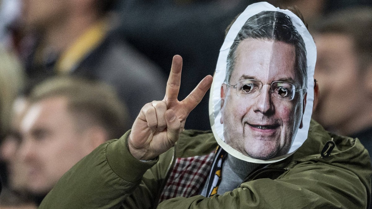 Nicht erst mit DFB-Präsident Reinhard Grindel hat sich der Fußball von seinen Fans entfremdet.