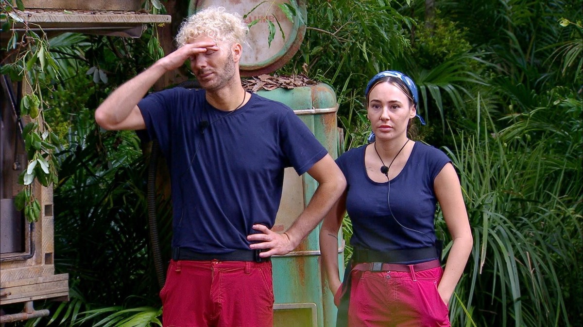 Alessia Herren und Sam Dylan müssen zur gemeinsamen Dschungelprüfung "KFZ-Würgstatt" antreten.
+++ Die Verwendung des sendungsbezogenen Materials ist nur mit dem Hinweis und Verlinkung auf ...
