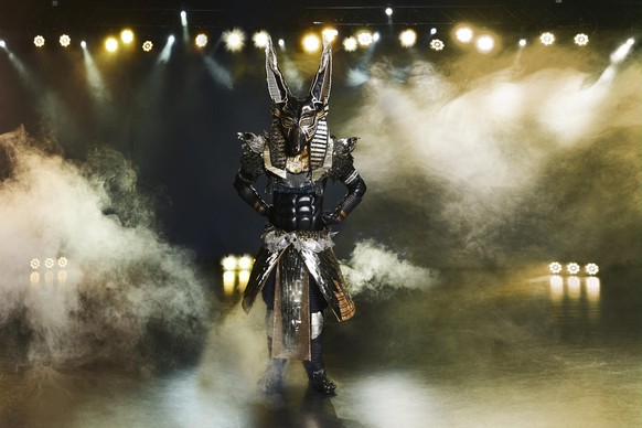 Titel: The Masked Singer;
Person: Der Anubis;
Copyright: ProSieben/Marc Rehbeck;
Fotograf: Marc Rehbeck;
Bildredakteur: Jürgen Morgenroth;
Dateiname: 2093782.jpg;
Rechtehinweis: ACHTUNG: BITTE BEACHTE ...