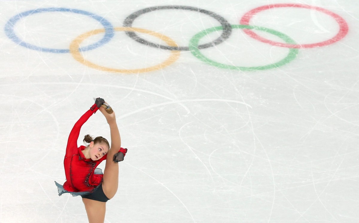 epa04091579 Yulia Lipnitskaya of Russia performs in the Women&#039;s Free Skating Figure Skating event at Iceberg Skating Palace during the Sochi 2014 Olympic Games, Sochi, Russia, 20 February 2014. E ...