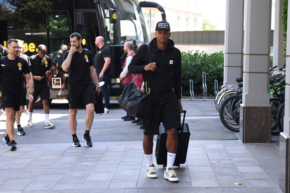 Manuel Akanji bei der Ankunft im BVB-Traningslager in Bad Ragaz.