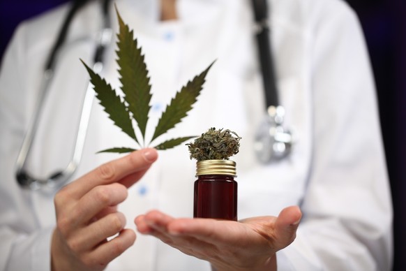 Auch Apotheken dürfen medizinisches Cannabis auf Rezept verkaufen.