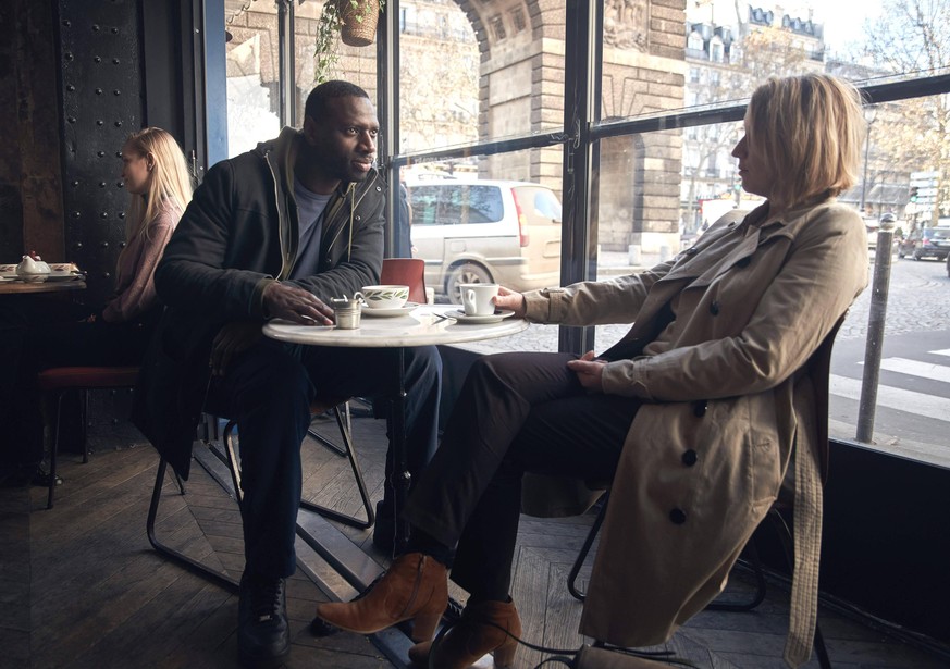 Omar Sy, Ludivine Sagnier, Lupin 2021 Photo Credit: Emmanuel Guimier/ Netflix/ The Hollywood Archive Los Angeles CA PUBLICATIONxINxGERxSUIxAUTxONLY Copyright: xEmmanuelxGuimier/Netflixx 34088002THA