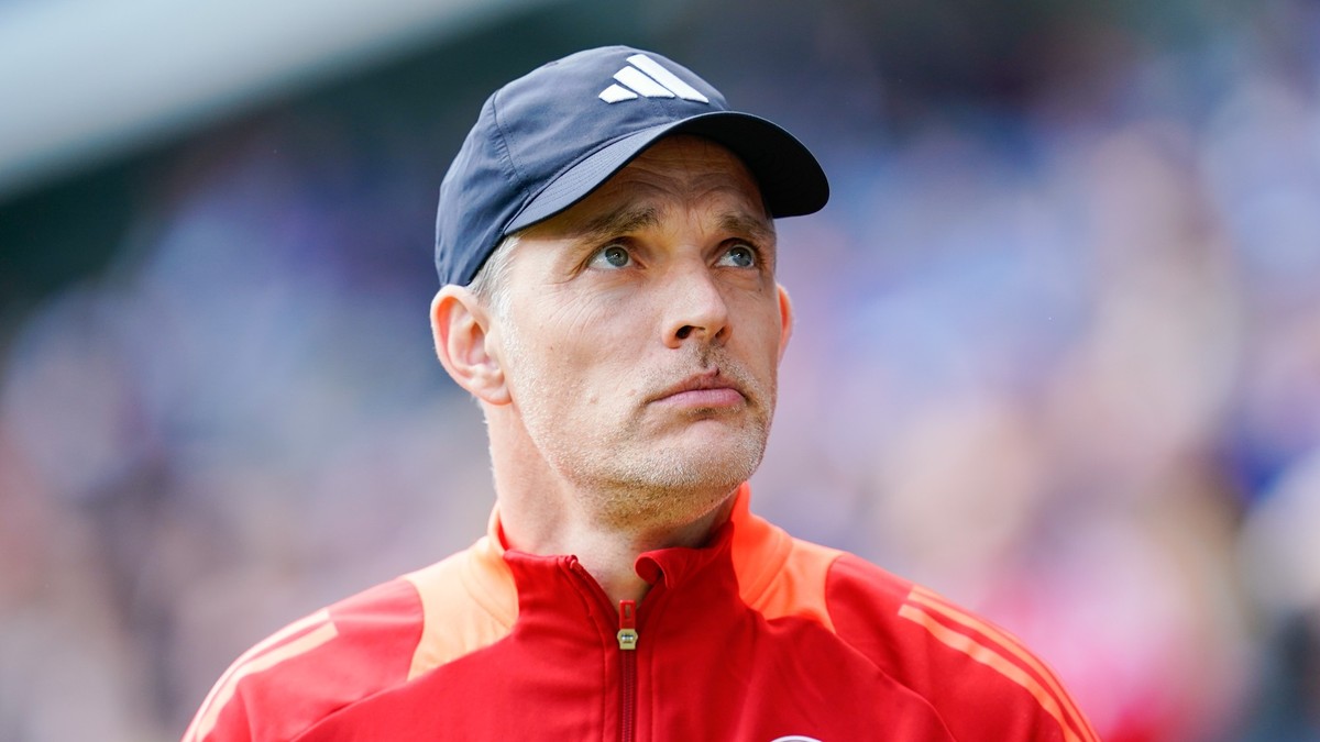18.05.2024, Baden-Württemberg, Sinsheim: Fußball: Bundesliga, TSG 1899 Hoffenheim - Bayern München, 34. Spieltag, PreZero Arena. Münchens Trainer Thomas Tuchel kommt ins Stadion. (zu dpa: «Alles auf n ...
