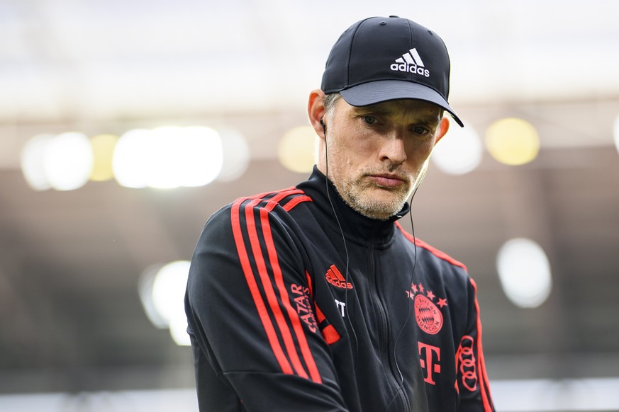 08.04.2023, Baden-Württemberg, Freiburg im Breisgau: Fußball: Bundesliga, SC Freiburg - Bayern München, 27. Spieltag, Europa-Park Stadion. Münchens Trainer Thomas Tuchel steht vor dem Spiel im Stadion ...