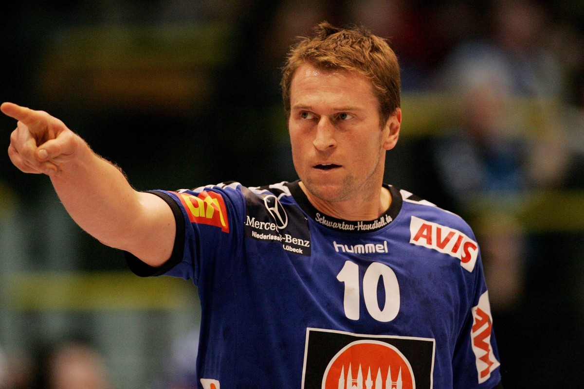 Bildnummer: 05182681 Datum: 28.11.2009 Copyright: imago/Streiflicht
VFL Bad Schwartau - TV Emsdetten, Handball, 2.Bundesliga, 14. Spieltag,Hansehalle, L�beck, 2009-11-28, Spielertrainer Thomas Knorr  ...