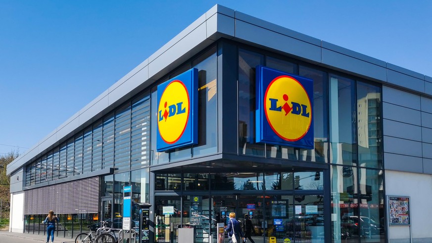 Kunden bei Lidl konnten sich bisher über ein großes Fleisch-Angebot freuen: Produkte wie Beef, Filet oder Steak von Sorten wie Rind, Schwein, Geflügel oder Lamm konnten sich die Kunden in den Warenkor ...