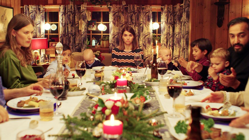 Yay, Heiligabend! Finden fast alle spitze – bis auf die Heldin von "Weihnachten zu Hause" (Netflix).