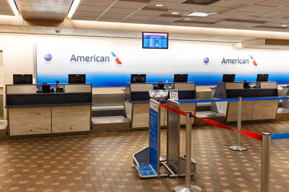 American Airlines Check-in am Flughafen Albuquerque in den USA Albuquerque, USA - 9. Mai 2023: Check-in der American Airlines auf dem Flughafen Albuquerque ABQ in den USA. Copyright: xZoonar.com/Marku ...