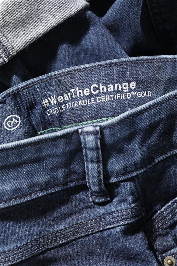 2018 entwickelte C&amp;A die weltweit erste Jeans, die mit dem Cradle to Cradle Certified<sup>® </sup>Gold-Level zertifiziert wurde.