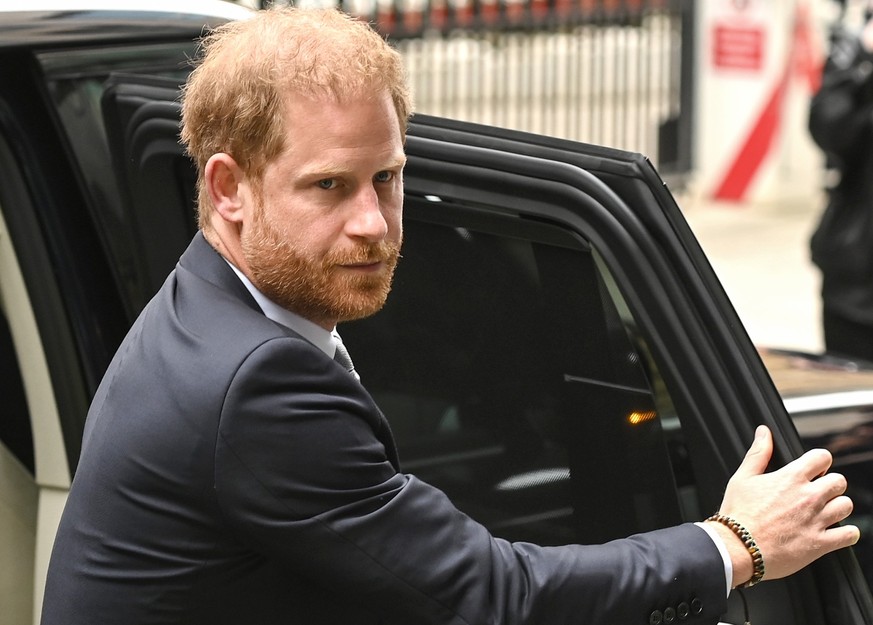 LONDON, ENGLAND - JUNE 07: Prince Harry, Duke of Sussex, arrives to give evidence on day two of the Mirror Group Phone hacking trial at the Rolls Building, the High Court on June 07, 2023 in London, E ...