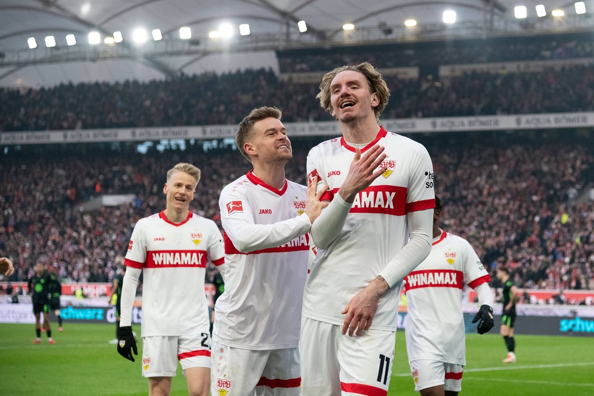 Tor zum 1:0 durch Nick Woltemade VfB Stuttgart, 11, Jubel, Torjbuel mit Maximilian Mittelstaedt VfB Stuttgart, 07 GER, VfB Stuttgart vs. VfL Wolfsburg, Fussball, Herren, 1. Bundesliga, 22. Spieltag, S ...