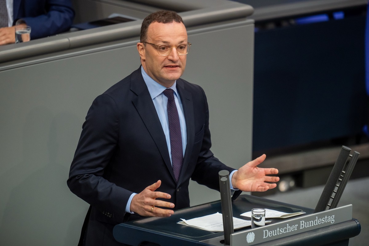 ARCHIV - 24.06.2025, Berlin: Jens Spahn, CDU/CSU Fraktionsvorsitzender im Bundestag, spricht im Bundestag nach einer Regierungserklärung zum bevorstehenden Gipfeltreffen der Nato und der EU. (zu dpa: ...