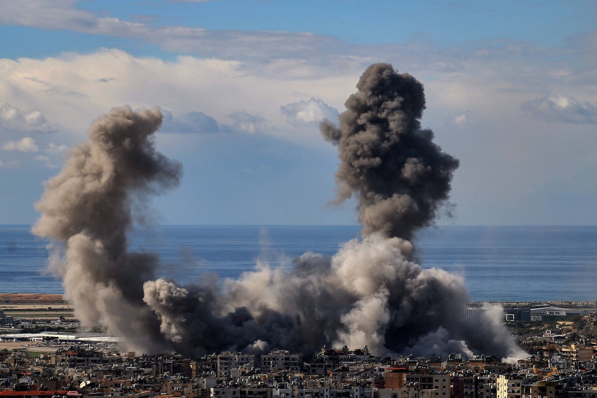 November 26, 2024, Beirut, Lebanon: Smoke billows from several places of Beirut southern suburb, a hotbed for pro-Iranian Hezbollah, following heavy Israeli air raids. Israeli security cabinet appears ...