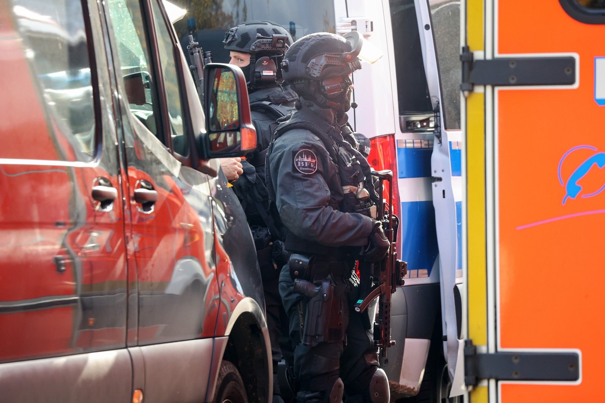 08.11.2023, Hamburg: Einsatzkr