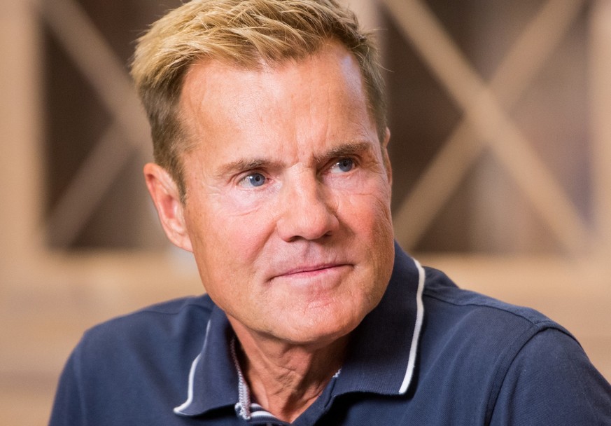 ARCHIV - 18.09.2018, Schleswig-Holstein, Wentorf bei Hamburg: Dieter Bohlen, Musikproduzent und Entertainer, präsentiert in einem Möbelhaus seine Werbekampagne. (zu dpa «Dieter Bohlen: Mit mehr Panzer ...