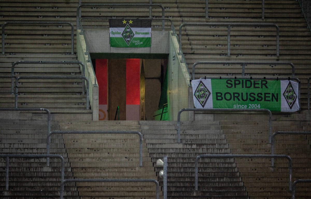 Gähnende Leere. Wir sind gespannt, ob die Pappfans auch Stimmung ins Stadion bringen, wenn der Plan in die Tat umgesetzt wird...