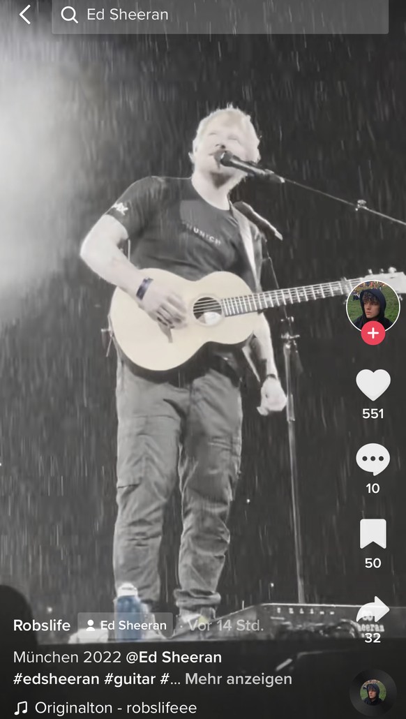 Ed Sheeran sang "Perfect" im Regen.