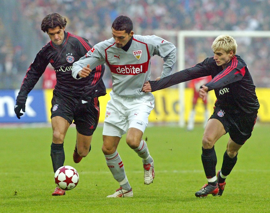 Wie die Zeit vergeht: Bayern gegen Stuttgart war damals ein Topspiel, Ballack-Kuranyi-Rau das Erfolgsversprechen für die deutsche Nationalmannschaft. Man trug noch Adidas Predator o. ä. mit diesen unn ...