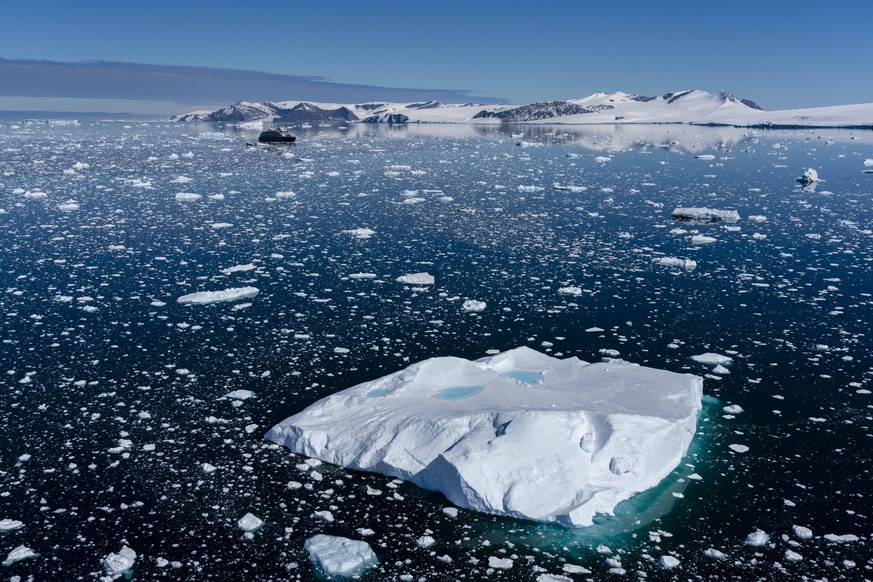 Aerial view of Larsen Inlet, Weddell Sea, Antarctica, Polar Regions PUBLICATIONxINxGERxSUIxAUTxONLY Copyright: SergioxPitamitz 741-6149