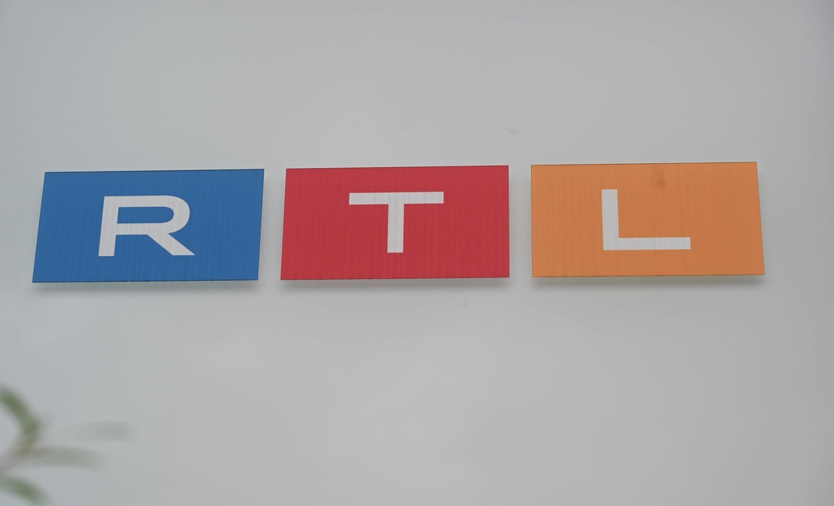 Schriftzug Logo von RTL Television, RTL Group und RTL Deutschland, ein internationales Medienunternehmen, Senderfamilie mit deutschsprachigen Privatsender der RTL Group mit Sitz in Köln *** Lettering  ...