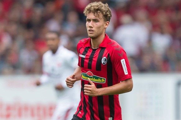 Freiburg, Germany 17.08.2019, 1.Bundesliga, SC Freiburg vs. FSV Mainz 05, 1.Spieltag, Luca Waldschmidt (SCF) Schaut, looks on, ( Freiburg Schwarzwaldstadion Baden Wuerttemberg Germany eu-images-09-541 ...