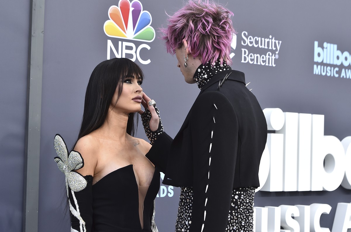 15.05.2022, USA, Las Vegas: Megan Fox und Machine Gun Kelly kommen zu den Billboard Music Awards in der MGM Grand Garden Arena. Foto: Jordan Strauss/Invision/dpa +++ dpa-Bildfunk +++