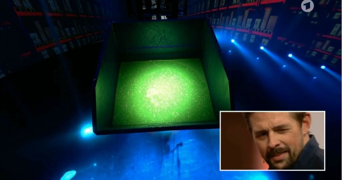 Flubber? Klaas, als er sieht, was in der Schaufel ist.