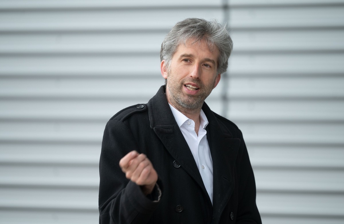 ARCHIV - 11.03.2021, Baden-Württemberg, Tübingen: Boris Palmer, Oberbürgermeister von Tübingen, nimmt an einem Pressetermin der Stadt teil. (zu dpa: «Tübingens OB Palmer sorgt mit «Judenstern»-Äußerun ...