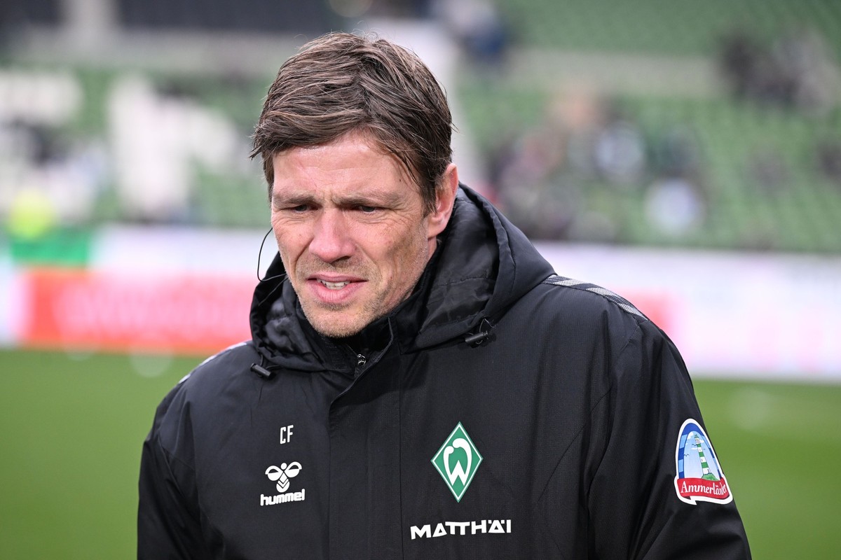 01.03.2025, Bremen: Fußball: Bundesliga, Werder Bremen - VfL Wolfsburg, 24. Spieltag, Weserstadion. Clemens Fritz, Geschäftsführer Profifußball bei Werder beim Interview. Foto: Carmen Jaspersen/dpa -  ...
